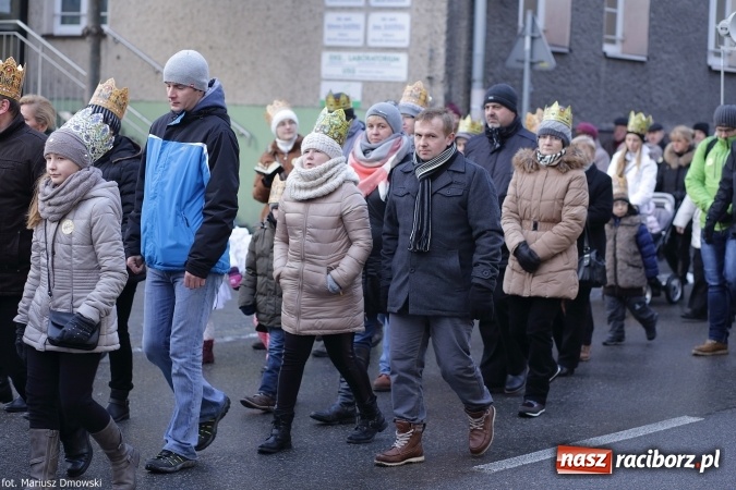 Zdjęcie w galerii na portalu naszraciborz.pl: II Raciborski Orszak Trzech Kr&oacute;li - obszerna FOTORELACJA z trasy przemarszu wiadomości z regionu