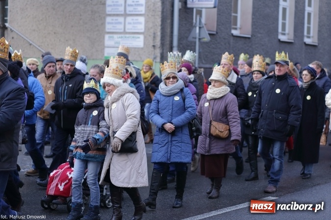 Zdjęcie w galerii na portalu naszraciborz.pl: II Raciborski Orszak Trzech Kr&oacute;li - obszerna FOTORELACJA z trasy przemarszu wiadomości z regionu