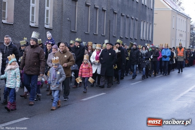 Zdjęcie w galerii na portalu naszraciborz.pl: II Raciborski Orszak Trzech Kr&oacute;li - obszerna FOTORELACJA z trasy przemarszu wiadomości z regionu