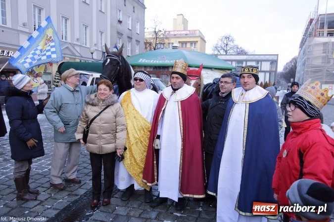 Zdjęcie w galerii na portalu naszraciborz.pl: II Raciborski Orszak Trzech Kr&oacute;li - obszerna FOTORELACJA z trasy przemarszu wiadomości z regionu