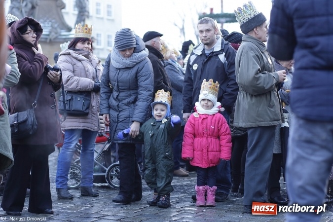 Zdjęcie w galerii na portalu naszraciborz.pl: II Raciborski Orszak Trzech Kr&oacute;li - obszerna FOTORELACJA z trasy przemarszu wiadomości z regionu