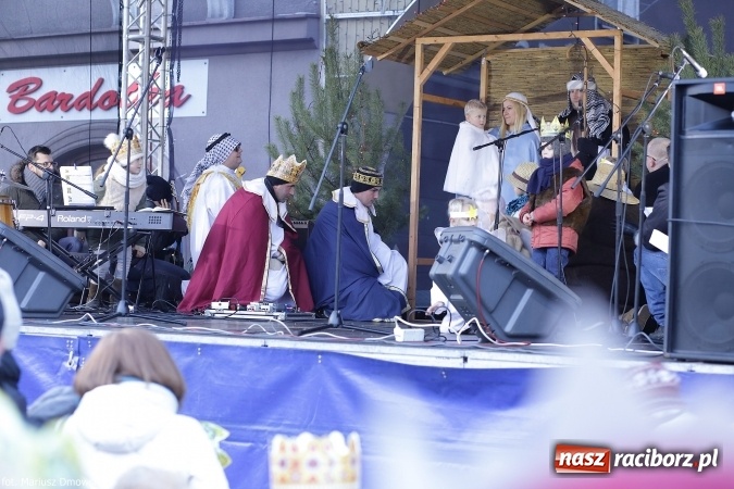 Zdjęcie w galerii na portalu naszraciborz.pl: II Raciborski Orszak Trzech Kr&oacute;li - obszerna FOTORELACJA z trasy przemarszu wiadomości z regionu