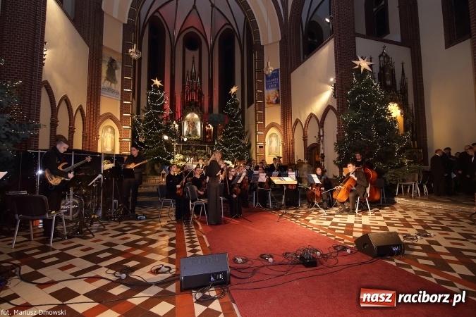 Zdjęcie w galerii na portalu naszraciborz.pl: Magiczny wieczór kolęd w kościele św. Mikołaja wiadomości z regionu