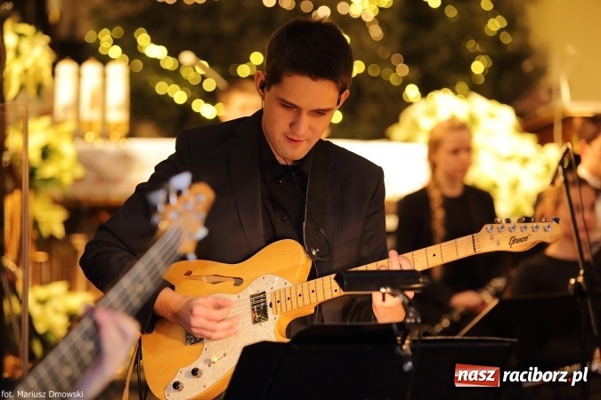 Zdjęcie w galerii na portalu naszraciborz.pl: Magiczny wieczór kolęd w kościele św. Mikołaja wiadomości z regionu