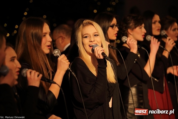 Zdjęcie w galerii na portalu naszraciborz.pl: Magiczny wieczór kolęd w kościele św. Mikołaja wiadomości z regionu