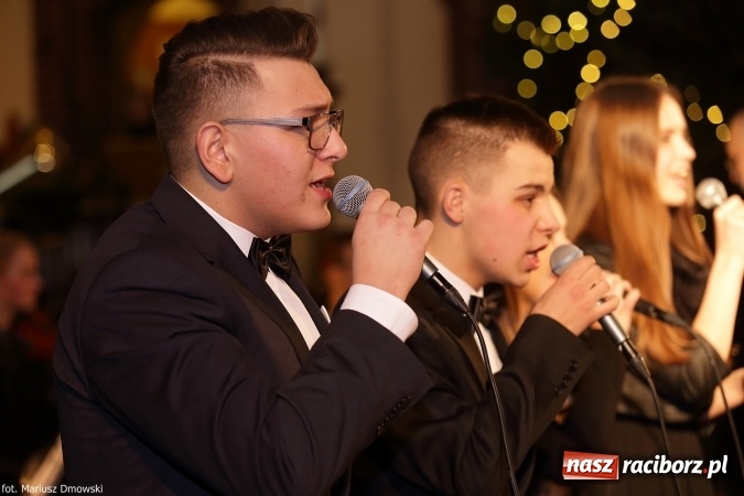 Zdjęcie w galerii na portalu naszraciborz.pl: Magiczny wieczór kolęd w kościele św. Mikołaja wiadomości z regionu