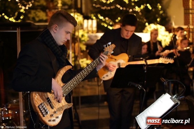 Zdjęcie w galerii na portalu naszraciborz.pl: Magiczny wieczór kolęd w kościele św. Mikołaja wiadomości z regionu