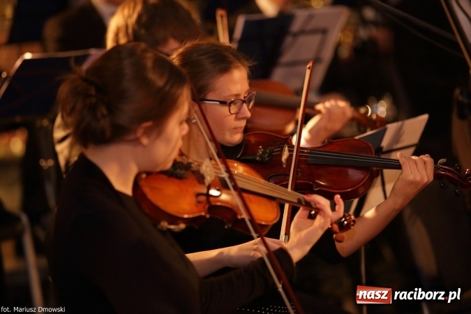 Zdjęcie w galerii na portalu naszraciborz.pl: Magiczny wieczór kolęd w kościele św. Mikołaja wiadomości z regionu