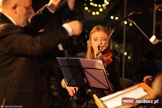 Zdjęcie w galerii na portalu naszraciborz.pl: Magiczny wieczór kolęd w kościele św. Mikołaja wiadomości z regionu