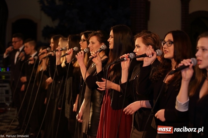 Zdjęcie w galerii na portalu naszraciborz.pl: Magiczny wieczór kolęd w kościele św. Mikołaja wiadomości z regionu