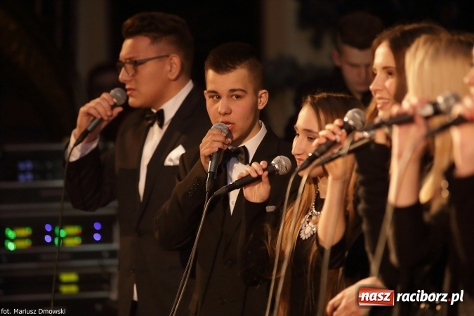 Zdjęcie w galerii na portalu naszraciborz.pl: Magiczny wieczór kolęd w kościele św. Mikołaja wiadomości z regionu