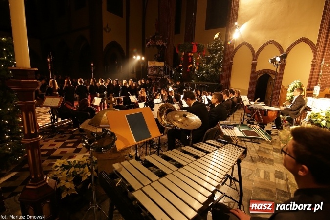Zdjęcie w galerii na portalu naszraciborz.pl: Magiczny wieczór kolęd w kościele św. Mikołaja wiadomości z regionu