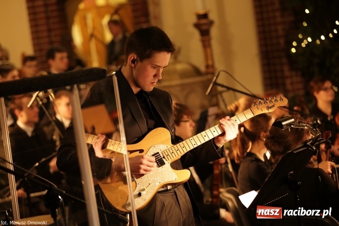 Zdjęcie w galerii na portalu naszraciborz.pl: Magiczny wieczór kolęd w kościele św. Mikołaja wiadomości z regionu