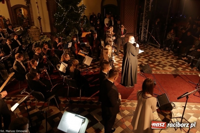 Zdjęcie w galerii na portalu naszraciborz.pl: Magiczny wieczór kolęd w kościele św. Mikołaja wiadomości z regionu