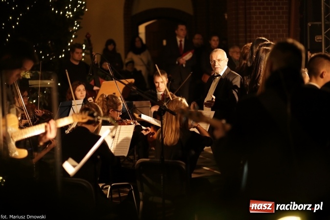 Zdjęcie w galerii na portalu naszraciborz.pl: Magiczny wieczór kolęd w kościele św. Mikołaja wiadomości z regionu