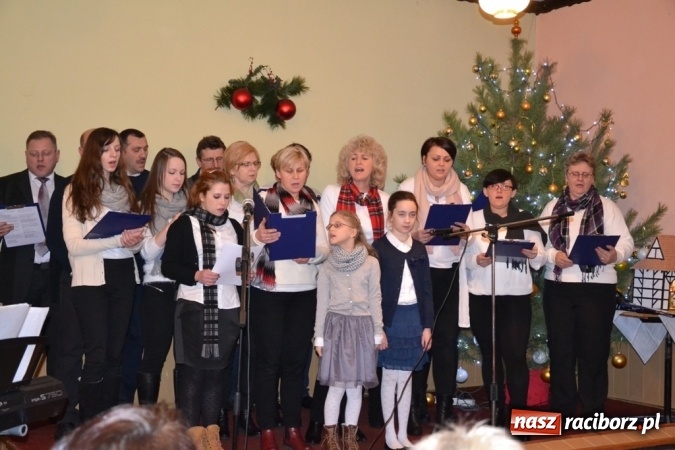Zdjęcie w galerii na portalu naszraciborz.pl: Kolędnicy z Samborowic podbili serca jankowiczan! wiadomości z regionu