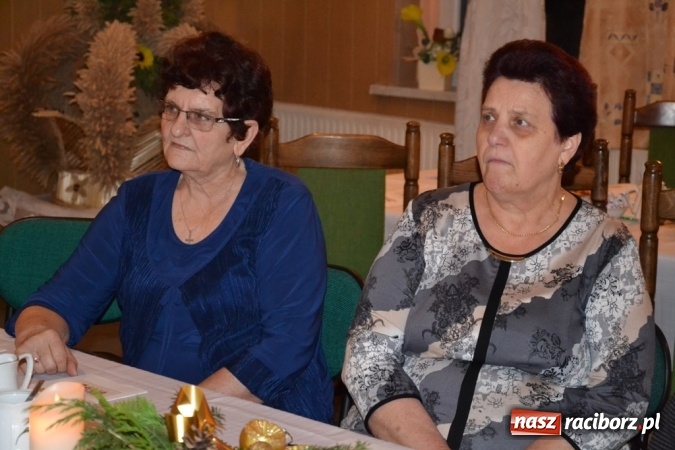 Zdjęcie w galerii na portalu naszraciborz.pl: Kolędnicy z Samborowic podbili serca jankowiczan! wiadomości z regionu