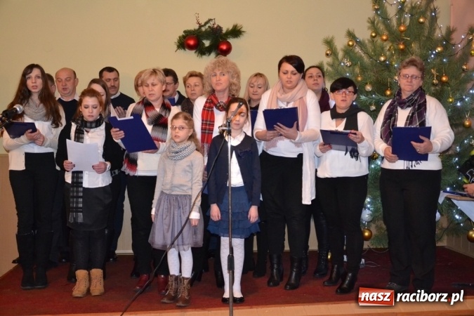 Zdjęcie w galerii na portalu naszraciborz.pl: Kolędnicy z Samborowic podbili serca jankowiczan! wiadomości z regionu
