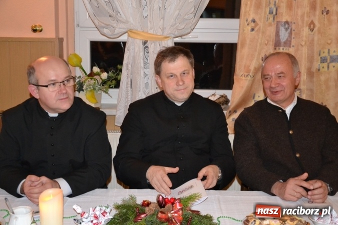 Zdjęcie w galerii na portalu naszraciborz.pl: Kolędnicy z Samborowic podbili serca jankowiczan! wiadomości z regionu