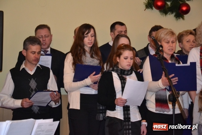 Zdjęcie w galerii na portalu naszraciborz.pl: Kolędnicy z Samborowic podbili serca jankowiczan! wiadomości z regionu
