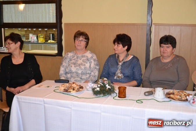 Zdjęcie w galerii na portalu naszraciborz.pl: Kolędnicy z Samborowic podbili serca jankowiczan! wiadomości z regionu