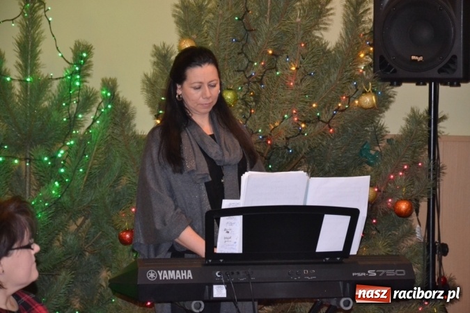 Zdjęcie w galerii na portalu naszraciborz.pl: Kolędnicy z Samborowic podbili serca jankowiczan! wiadomości z regionu