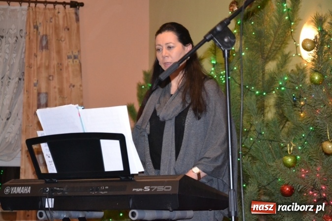 Zdjęcie w galerii na portalu naszraciborz.pl: Kolędnicy z Samborowic podbili serca jankowiczan! wiadomości z regionu