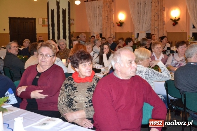 Zdjęcie w galerii na portalu naszraciborz.pl: Kolędnicy z Samborowic podbili serca jankowiczan! wiadomości z regionu