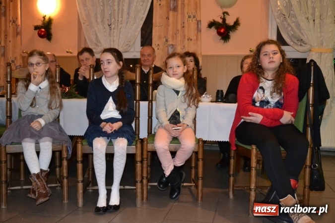 Zdjęcie w galerii na portalu naszraciborz.pl: Kolędnicy z Samborowic podbili serca jankowiczan! wiadomości z regionu
