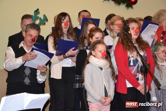 Zdjęcie w galerii na portalu naszraciborz.pl: Kolędnicy z Samborowic podbili serca jankowiczan! wiadomości z regionu
