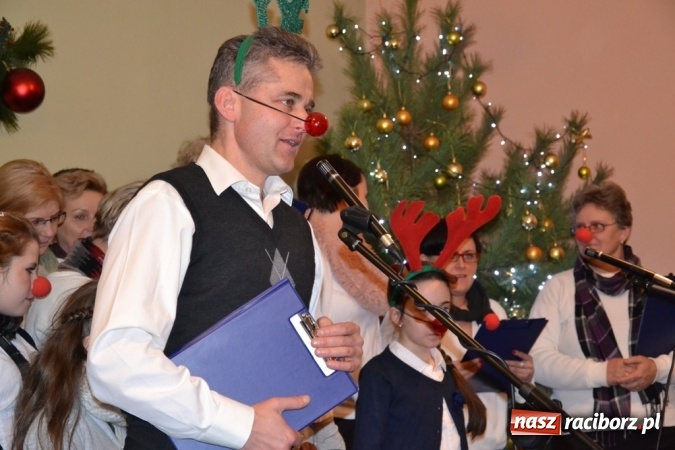 Zdjęcie w galerii na portalu naszraciborz.pl: Kolędnicy z Samborowic podbili serca jankowiczan! wiadomości z regionu