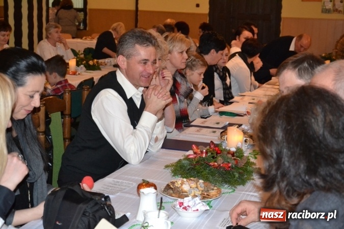 Zdjęcie w galerii na portalu naszraciborz.pl: Kolędnicy z Samborowic podbili serca jankowiczan! wiadomości z regionu