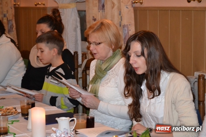 Zdjęcie w galerii na portalu naszraciborz.pl: Kolędnicy z Samborowic podbili serca jankowiczan! wiadomości z regionu