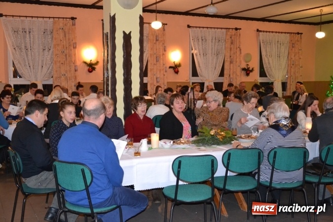 Zdjęcie w galerii na portalu naszraciborz.pl: Kolędnicy z Samborowic podbili serca jankowiczan! wiadomości z regionu