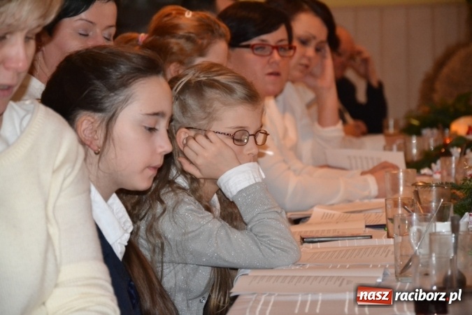 Zdjęcie w galerii na portalu naszraciborz.pl: Kolędnicy z Samborowic podbili serca jankowiczan! wiadomości z regionu