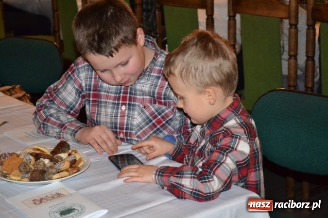 Zdjęcie w galerii na portalu naszraciborz.pl: Kolędnicy z Samborowic podbili serca jankowiczan! wiadomości z regionu