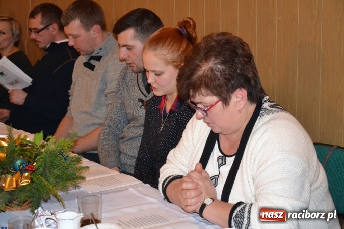 Zdjęcie w galerii na portalu naszraciborz.pl: Kolędnicy z Samborowic podbili serca jankowiczan! wiadomości z regionu