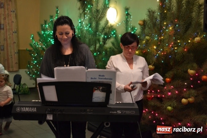 Zdjęcie w galerii na portalu naszraciborz.pl: Kolędnicy z Samborowic podbili serca jankowiczan! wiadomości z regionu