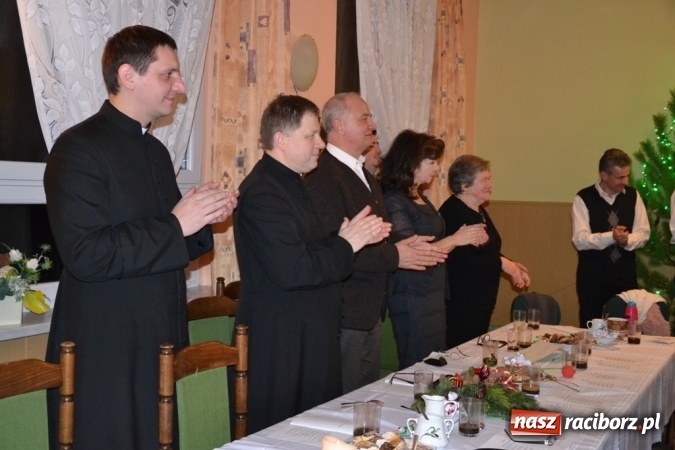 Zdjęcie w galerii na portalu naszraciborz.pl: Kolędnicy z Samborowic podbili serca jankowiczan! wiadomości z regionu
