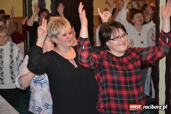 Zdjęcie w galerii na portalu naszraciborz.pl: Kolędnicy z Samborowic podbili serca jankowiczan! wiadomości z regionu