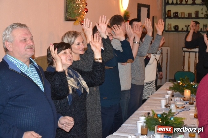 Zdjęcie w galerii na portalu naszraciborz.pl: Kolędnicy z Samborowic podbili serca jankowiczan! wiadomości z regionu