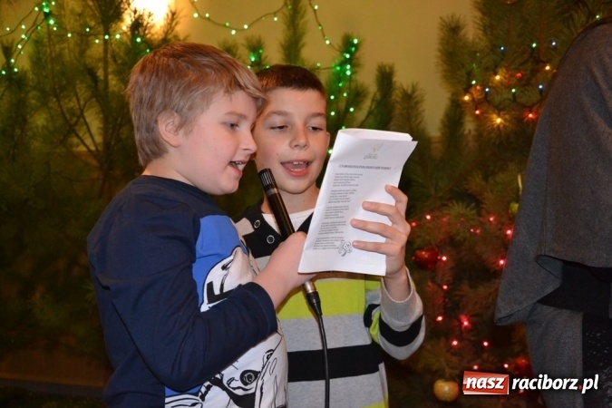 Zdjęcie w galerii na portalu naszraciborz.pl: Kolędnicy z Samborowic podbili serca jankowiczan! wiadomości z regionu