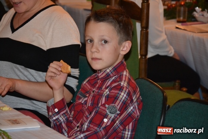 Zdjęcie w galerii na portalu naszraciborz.pl: Kolędnicy z Samborowic podbili serca jankowiczan! wiadomości z regionu