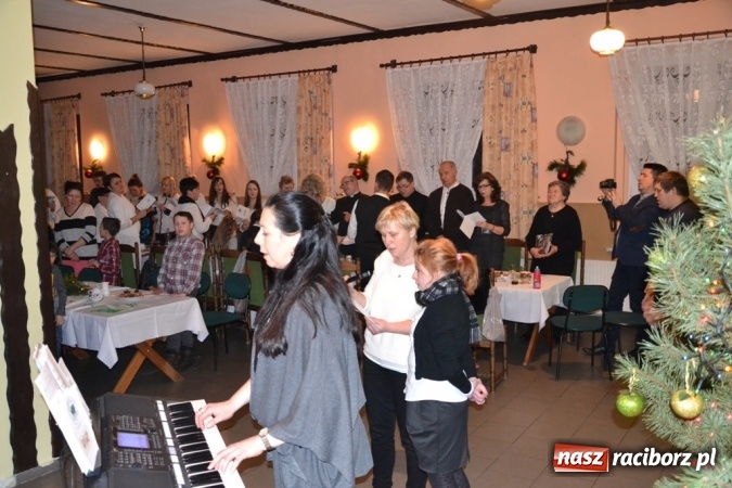 Zdjęcie w galerii na portalu naszraciborz.pl: Kolędnicy z Samborowic podbili serca jankowiczan! wiadomości z regionu