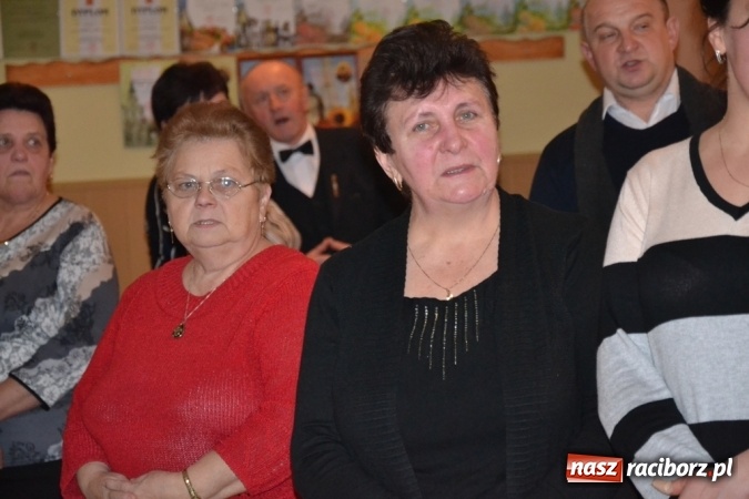 Zdjęcie w galerii na portalu naszraciborz.pl: Kolędnicy z Samborowic podbili serca jankowiczan! wiadomości z regionu