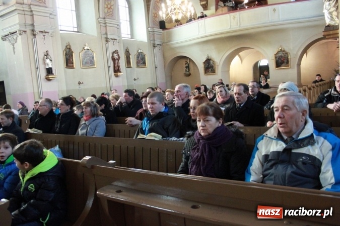 Zdjęcie w galerii na portalu naszraciborz.pl: Przy betlejemskim żł&oacute;bku, czyli jasełka w Wojnowicach wiadomości z regionu