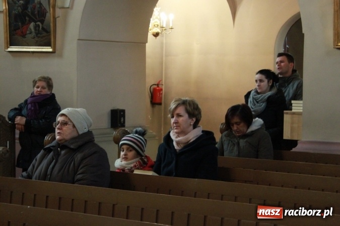 Zdjęcie w galerii na portalu naszraciborz.pl: Przy betlejemskim żł&oacute;bku, czyli jasełka w Wojnowicach wiadomości z regionu