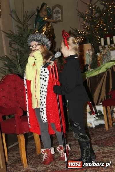 Zdjęcie w galerii na portalu naszraciborz.pl: Przy betlejemskim żł&oacute;bku, czyli jasełka w Wojnowicach wiadomości z regionu