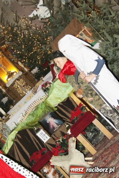 Zdjęcie w galerii na portalu naszraciborz.pl: Przy betlejemskim żł&oacute;bku, czyli jasełka w Wojnowicach wiadomości z regionu