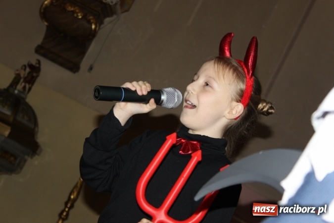 Zdjęcie w galerii na portalu naszraciborz.pl: Przy betlejemskim żł&oacute;bku, czyli jasełka w Wojnowicach wiadomości z regionu